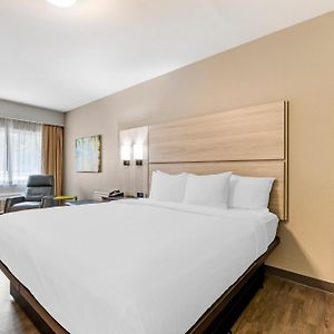 King Room Tub Disability Access or Non Smoking or Exterior Corridor